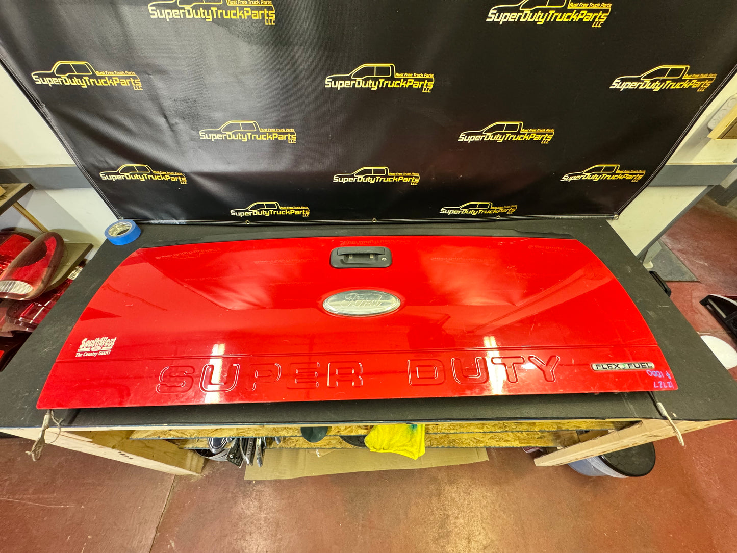 11-16 Superduty Tailgate no step no camera