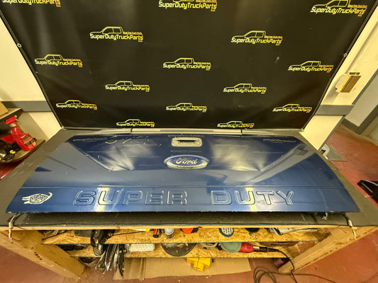 08-16 style Superduty tailgate with step color DX